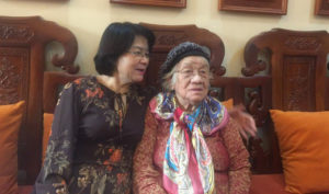 Có mẹ trong nhà